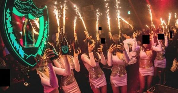 Góc khuất tại các hộp đêm Gangnam: Học sinh tiểu học làm 'tiếp viên', cổ đông lớn là người nổi tiếng Góc khuất tại các hộp đêm Gangnam: Học sinh tiểu học làm 'tiếp viên', cổ đông lớn là người nổi tiếng