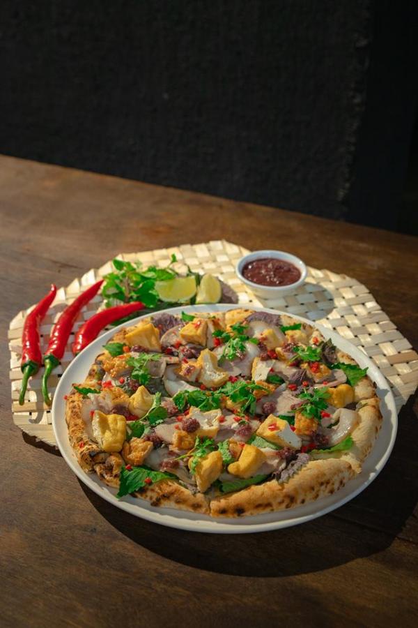 Thử thách ăn uống cho người dũng cảm: Kem chanh ớt, pizza bún đậu... Thử thách ăn uống cho người dũng cảm: Kem chanh ớt, pizza bún đậu...