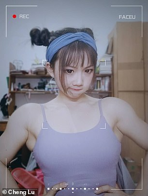 Gái xinh được gọi là 'búp bê King Kong' vì thân hình cơ bắp cuồn cuộn Gái xinh được gọi là 'búp bê King Kong' vì thân hình cơ bắp cuồn cuộn