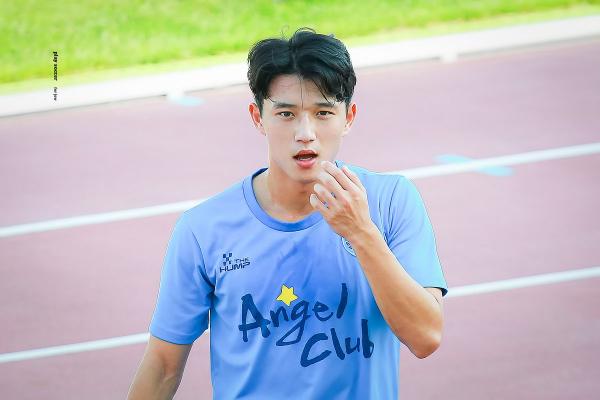 Jeong Seung Won: 'Nam thần sân cỏ' thế hệ mới của bóng đá Hàn Quốc Jeong Seung Won: 'Nam thần sân cỏ' thế hệ mới của bóng đá Hàn Quốc