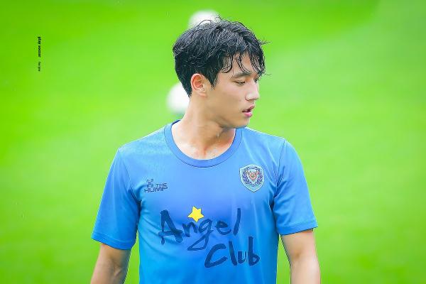Jeong Seung Won: 'Nam thần sân cỏ' thế hệ mới của bóng đá Hàn Quốc Jeong Seung Won: 'Nam thần sân cỏ' thế hệ mới của bóng đá Hàn Quốc