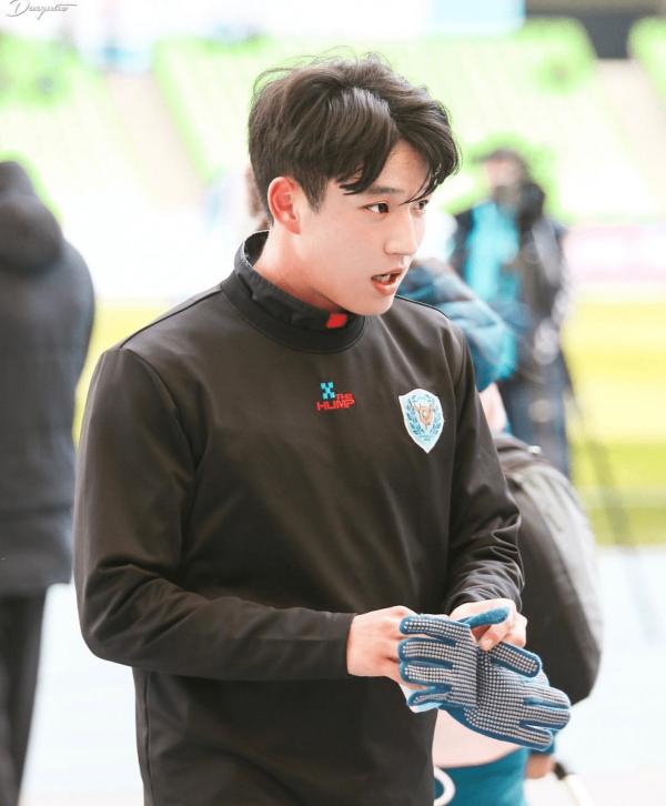 Jeong Seung Won: 'Nam thần sân cỏ' thế hệ mới của bóng đá Hàn Quốc Jeong Seung Won: 'Nam thần sân cỏ' thế hệ mới của bóng đá Hàn Quốc