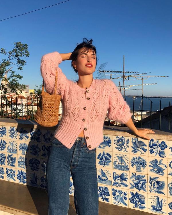 Những nàng thơ đất Pháp nổi tiếng trên Instagram với vẻ đẹp sang chảnh nhưng không cầu kì Những nàng thơ đất Pháp nổi tiếng trên Instagram với vẻ đẹp sang chảnh nhưng không cầu kì
