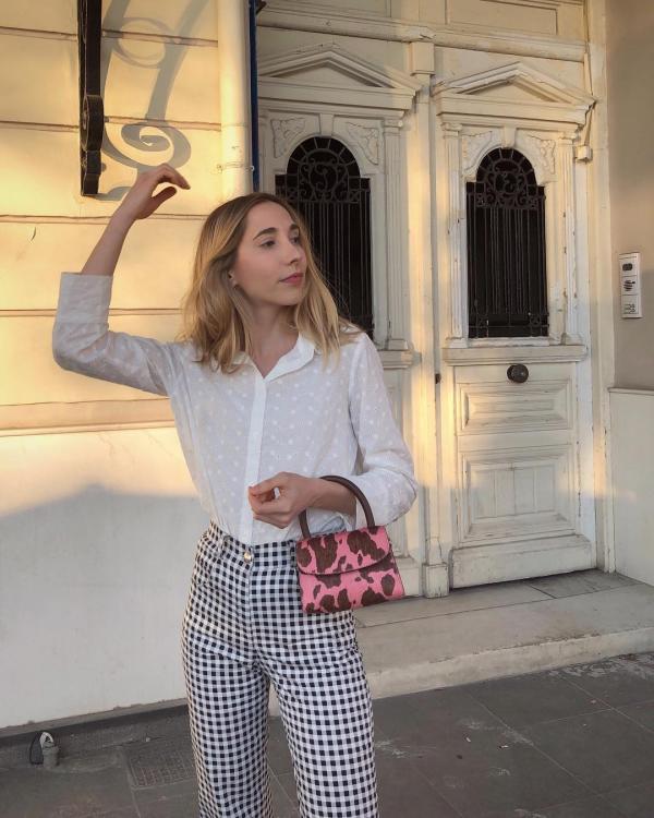 Những nàng thơ đất Pháp nổi tiếng trên Instagram với vẻ đẹp sang chảnh nhưng không cầu kì Những nàng thơ đất Pháp nổi tiếng trên Instagram với vẻ đẹp sang chảnh nhưng không cầu kì