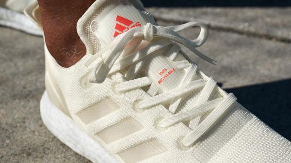 Adidas lần đầu tiên ra mắt mẫu giày luyện tập có thể tái chế 100% Adidas lần đầu tiên ra mắt mẫu giày luyện tập có thể tái chế 100%