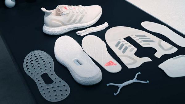 Adidas lần đầu tiên ra mắt mẫu giày luyện tập có thể tái chế 100% Adidas lần đầu tiên ra mắt mẫu giày luyện tập có thể tái chế 100%