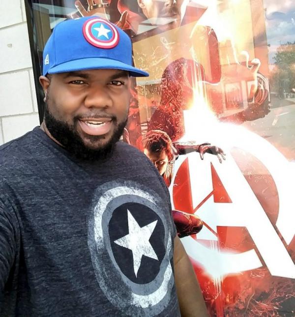 Chàng trai xem 'Avengers 3' 103 lần được đạo diễn tặng đặc quyền cao cấp dành cho fan siêu cuồng Chàng trai xem 'Avengers 3' 103 lần được đạo diễn tặng đặc quyền cao cấp dành cho fan siêu cuồng