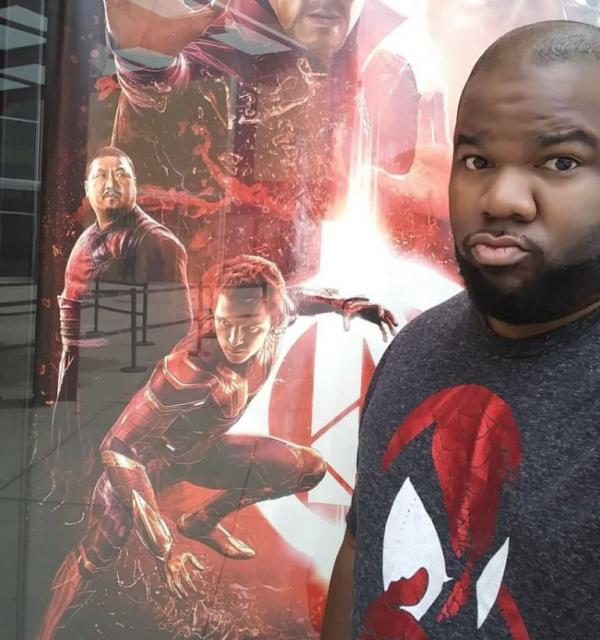 Chàng trai xem 'Avengers 3' 103 lần được đạo diễn tặng đặc quyền cao cấp dành cho fan siêu cuồng Chàng trai xem 'Avengers 3' 103 lần được đạo diễn tặng đặc quyền cao cấp dành cho fan siêu cuồng