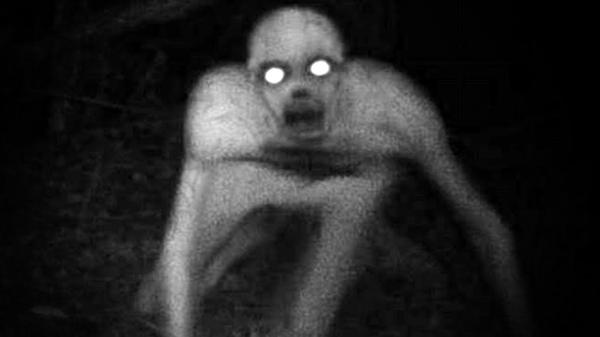 40 câu chuyện creepypasta nổi da gà nhất từng được kể (Phần 1) 40 câu chuyện creepypasta nổi da gà nhất từng được kể (Phần 1)