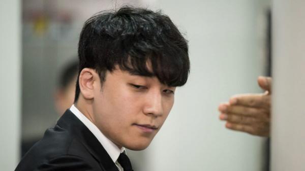 Những động thái quyết liệt của người dân Hàn Quốc sau khi hay tin Seungri và Yoo In Suk không bị bắt Những động thái quyết liệt của người dân Hàn Quốc sau khi hay tin Seungri và Yoo In Suk không bị bắt