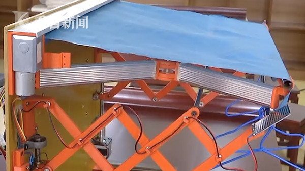 Bị mẹ mắng vì quên thu quần áo, cậu bé phát minh ra giá phơi đồ tự động phát hiện trời mưa Bị mẹ mắng vì quên thu quần áo, cậu bé phát minh ra giá phơi đồ tự động phát hiện trời mưa