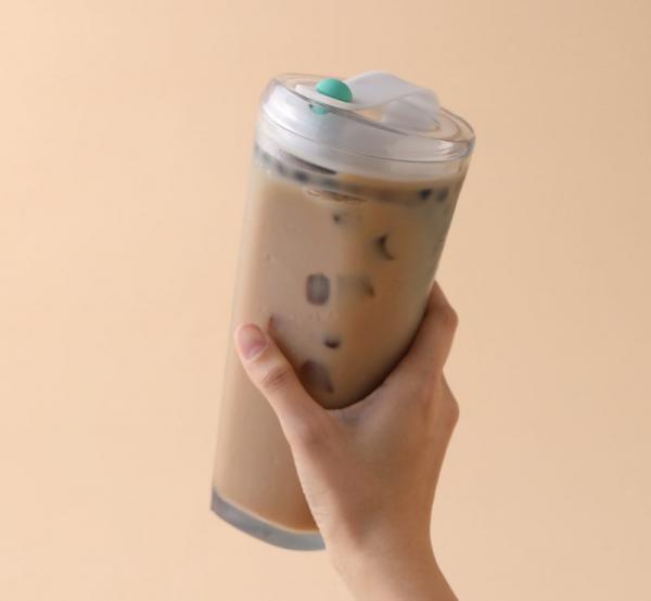 Uống trà sữa trân châu không cần ống hút? Bài toán khó đã có lời giải nhờ chiếc cốc đặc biệt này Uống trà sữa trân châu không cần ống hút? Bài toán khó đã có lời giải nhờ chiếc cốc đặc biệt này
