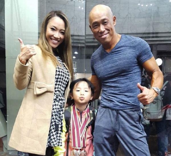 Bị vợ bỏ vì xấu xí, người đàn ông lột xác thành vận động viên thể hình và cái kết đẹp như mơ Bị vợ bỏ vì xấu xí, người đàn ông lột xác thành vận động viên thể hình và cái kết đẹp như mơ