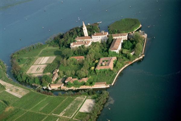 Theo dòng lịch sử tìm hiểu hòn đảo 'ma ám' Poveglia nằm ngay tại nước Ý mộng mơ Theo dòng lịch sử tìm hiểu hòn đảo 'ma ám' Poveglia nằm ngay tại nước Ý mộng mơ