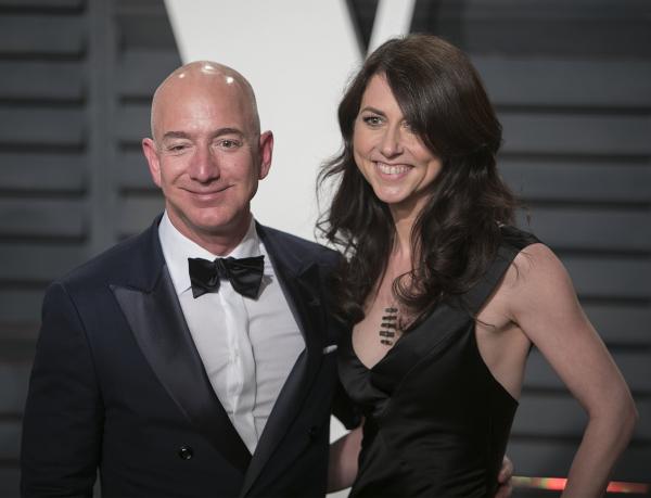 Vợ cũ ông trùm Amazon tuyên bố sẽ mang một nửa tài sản cho tổ chức từ thiện Vợ cũ ông trùm Amazon tuyên bố sẽ mang một nửa tài sản cho tổ chức từ thiện