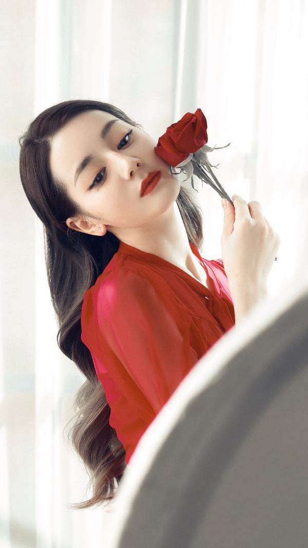 Gia Hành nhiều người giỏi, vì sao Dương Mịch quyết chỉ lăng-xê Địch Lệ Nhiệt Ba thành đại minh tinh? Gia Hành nhiều người giỏi, vì sao Dương Mịch quyết chỉ lăng-xê Địch Lệ Nhiệt Ba thành đại minh tinh?