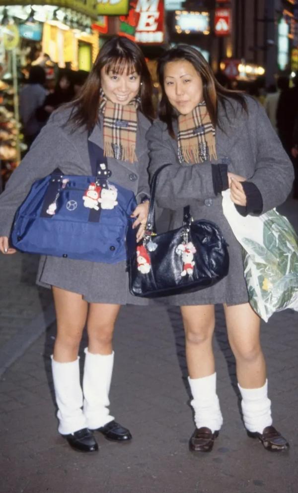37 năm thời trang đường phố Tokyo làm kinh ngạc thế giới (1980 - 2017) (Phần 1) 37 năm thời trang đường phố Tokyo làm kinh ngạc thế giới (1980 - 2017) (Phần 1)