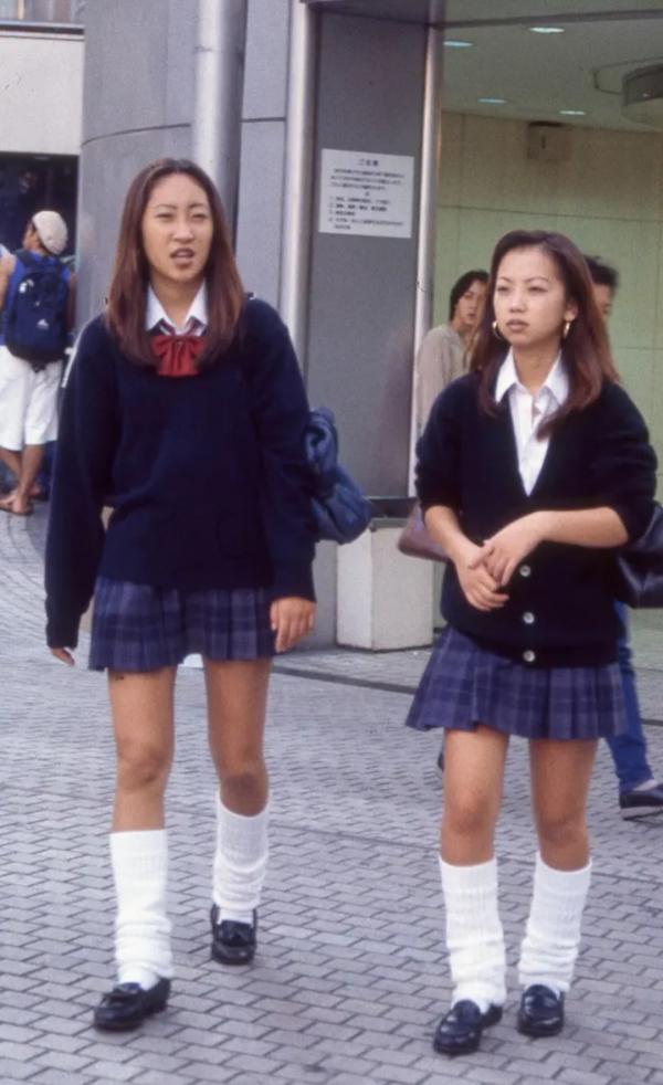 37 năm thời trang đường phố Tokyo làm kinh ngạc thế giới (1980 - 2017) (Phần 1) 37 năm thời trang đường phố Tokyo làm kinh ngạc thế giới (1980 - 2017) (Phần 1)