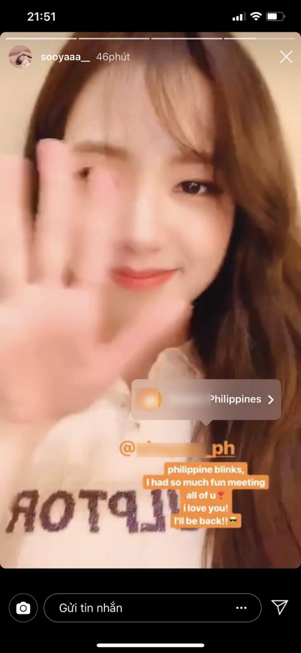 Fan hốt hoảng khi thấy Jennie ôm bụng thở dốc, Lisa bị tạt nước vào người tại sự kiện ở Manila Fan hốt hoảng khi thấy Jennie ôm bụng thở dốc, Lisa bị tạt nước vào người tại sự kiện ở Manila