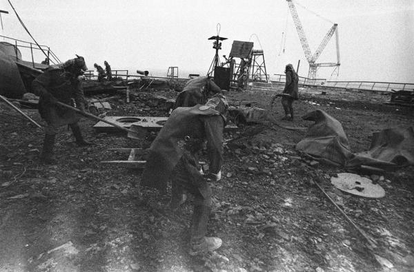 Nga tuyên bố sẽ tự sản xuất phim về thảm hoạ hạt nhân Chernobyl vì cho rằng truyền hình Mỹ xuyên tạc sự thật Nga tuyên bố sẽ tự sản xuất phim về thảm hoạ hạt nhân Chernobyl vì cho rằng truyền hình Mỹ xuyên tạc sự thật