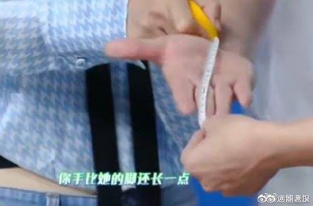 Hết hồn với số đo của loạt sao Hoa ngữ: La Vân Hi eo kiến 61 cm, Vương Tử Văn chân tí hon số 33