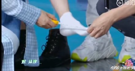 Hết hồn với số đo của loạt sao Hoa ngữ: La Vân Hi eo kiến 61 cm, Vương Tử Văn chân tí hon số 33