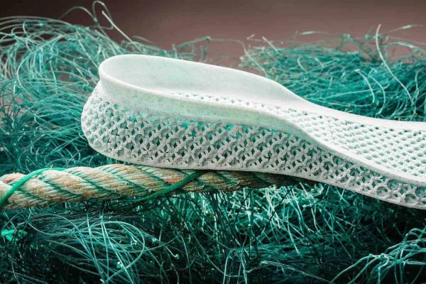 Adidas tuyên bố đang sản xuất 11 triệu đôi giày có chất liệu được tái chế từ rác nhựa Adidas tuyên bố đang sản xuất 11 triệu đôi giày có chất liệu được tái chế từ rác nhựa