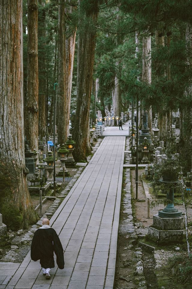 Cùng nhiếp ảnh gia Viá»t khám phá NghÄ©a trang Okunoin - Thánh Äá»a linh thiêng nhất Nháºt Bản