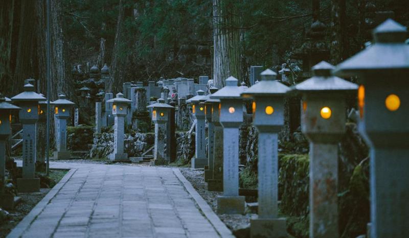 Cùng nhiếp ảnh gia Viá»t khám phá NghÄ©a trang Okunoin - Thánh Äá»a linh thiêng nhất Nháºt Bản