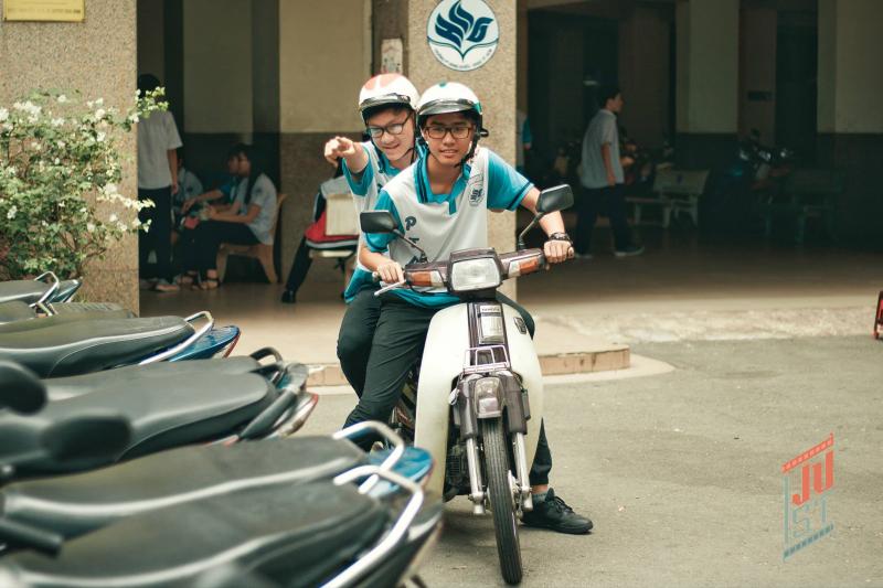'Tình yêu có màu gì?' và câu trả lời đầy ngọt ngào của Phổ thông Năng Khiếu 'Tình yêu có màu gì?' và câu trả lời đầy ngọt ngào của Phổ thông Năng Khiếu
