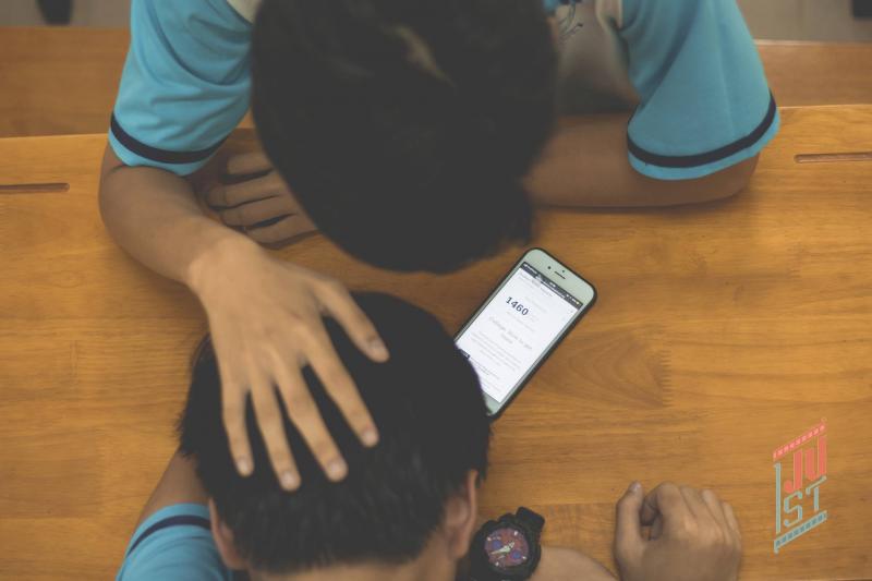 'Tình yêu có màu gì?' và câu trả lời đầy ngọt ngào của Phổ thông Năng Khiếu 'Tình yêu có màu gì?' và câu trả lời đầy ngọt ngào của Phổ thông Năng Khiếu