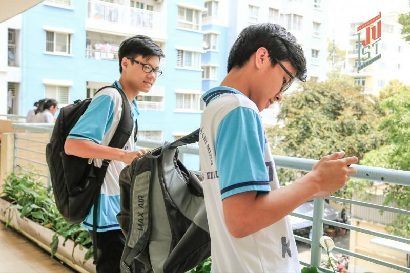 'Tình yêu có màu gì?' và câu trả lời đầy ngọt ngào của Phổ thông Năng Khiếu 'Tình yêu có màu gì?' và câu trả lời đầy ngọt ngào của Phổ thông Năng Khiếu