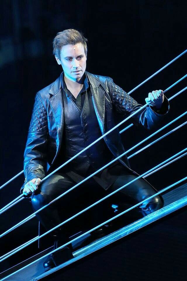 Elisabeth das Musical: 'Mối tình' lạ kỳ giữa nàng Hoàng hậu và chàng Tử thần Elisabeth das Musical: 'Mối tình' lạ kỳ giữa nàng Hoàng hậu và chàng Tử thần