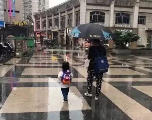 Giây phút bạn nhận ra chắc chắn mình được bố mẹ nhặt về từ... bãi rác Giây phút bạn nhận ra chắc chắn mình được bố mẹ nhặt về từ... bãi rác