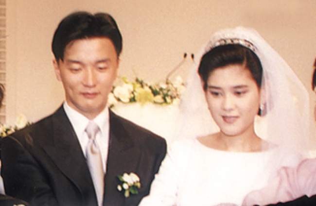 Số phận 'trăm cay nghìn đắng' của những nàng dâu, chàng rể 'thường dân' trong gia đình tài phiệt xứ Hàn Số phận 'trăm cay nghìn đắng' của những nàng dâu, chàng rể 'thường dân' trong gia đình tài phiệt xứ Hàn