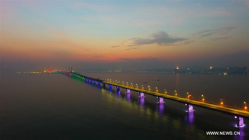 Thép của một cây cầu mà đủ để dựng 60 tháp Eiffel, bạn tin không? Thép của một cây cầu mà đủ để dựng 60 tháp Eiffel, bạn tin không?