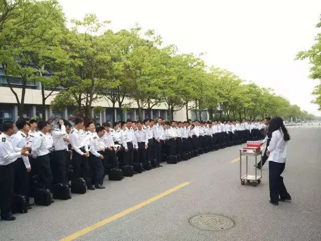 'Đãi ngộ' nào dành cho bạn nếu là nữ sinh duy nhất trong trường? 'Đãi ngộ' nào dành cho bạn nếu là nữ sinh duy nhất trong trường?