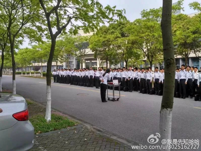 'Đãi ngộ' nào dành cho bạn nếu là nữ sinh duy nhất trong trường? 'Đãi ngộ' nào dành cho bạn nếu là nữ sinh duy nhất trong trường?