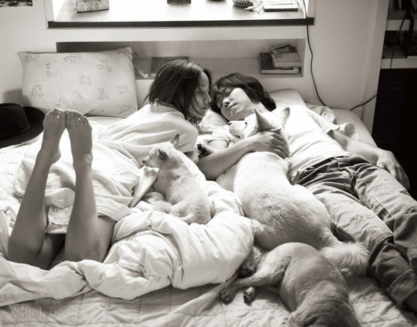 Lee Hyori: 'Dù trời xanh kia có sập xuống, chồng vẫn là người đẹp trai nhất trong mắt tôi' Lee Hyori: 'Dù trời xanh kia có sập xuống, chồng vẫn là người đẹp trai nhất trong mắt tôi'