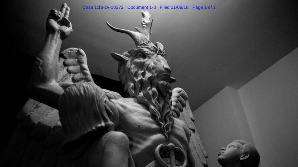 Giáo hội Satan đâm đơn kiện đài Netflix xuyên tạc hình ảnh 'thần đầu dê' trong series 'Sabrina 2018' Giáo hội Satan đâm đơn kiện đài Netflix xuyên tạc hình ảnh 'thần đầu dê' trong series 'Sabrina 2018'
