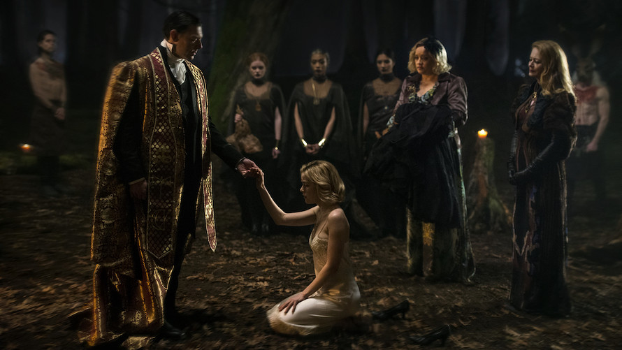 Giáo hội Satan đâm đơn kiện đài Netflix xuyên tạc hình ảnh 'thần đầu dê' trong series 'Sabrina 2018' Giáo hội Satan đâm đơn kiện đài Netflix xuyên tạc hình ảnh 'thần đầu dê' trong series 'Sabrina 2018'