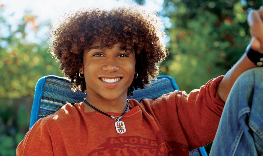 Giải mã bí ẩn trang Wikipedia của nam diễn viên 'High School Musical' có số bản dịch nhiều bất thường Giải mã bí ẩn trang Wikipedia của nam diễn viên 'High School Musical' có số bản dịch nhiều bất thường