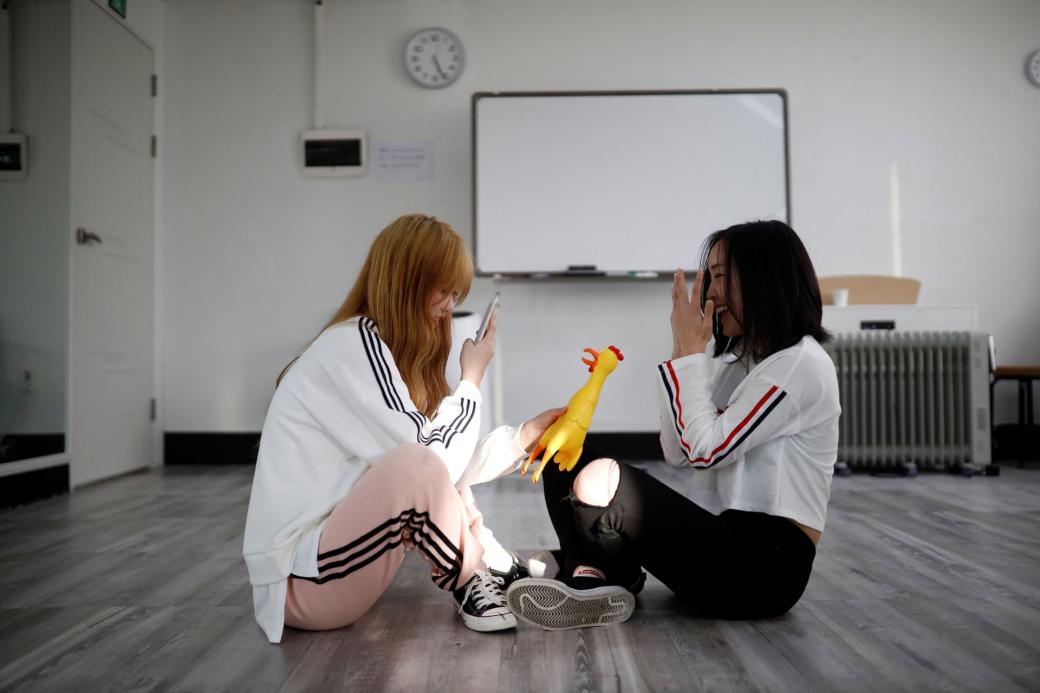 Khóa học làm idol Hàn của các thiếu nữ Nhật: Học phí 70 triệu/tháng, chế độ siêu khắc nghiệt Khóa học làm idol Hàn của các thiếu nữ Nhật: Học phí 70 triệu/tháng, chế độ siêu khắc nghiệt