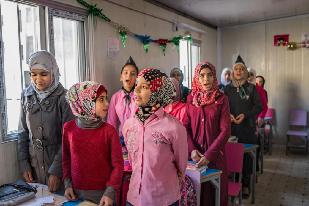 Giữa đống đổ nát, người dân Syria tìm kiếm sự yên bình sau cuộc chiến Giữa đống đổ nát, người dân Syria tìm kiếm sự yên bình sau cuộc chiến
