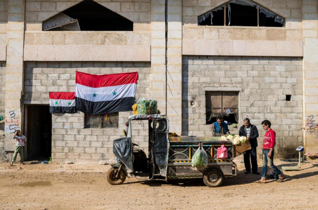 Giữa đống đổ nát, người dân Syria tìm kiếm sự yên bình sau cuộc chiến Giữa đống đổ nát, người dân Syria tìm kiếm sự yên bình sau cuộc chiến