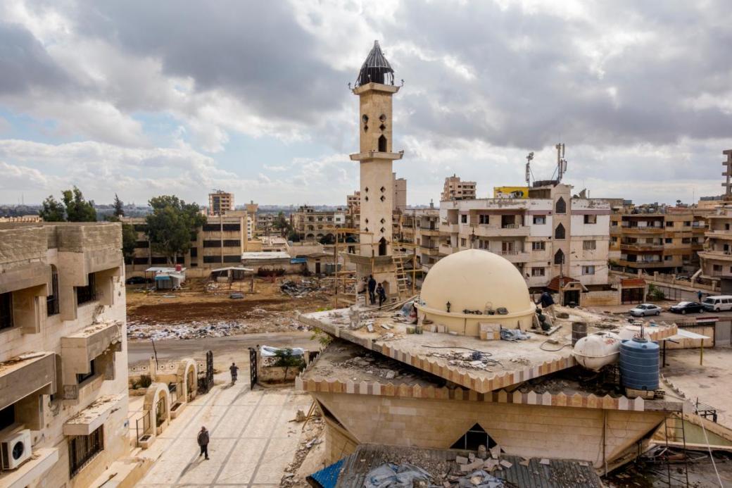 Giữa đống đổ nát, người dân Syria tìm kiếm sự yên bình sau cuộc chiến Giữa đống đổ nát, người dân Syria tìm kiếm sự yên bình sau cuộc chiến