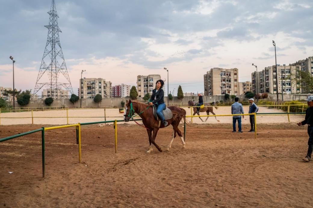 Giữa đống đổ nát, người dân Syria tìm kiếm sự yên bình sau cuộc chiến Giữa đống đổ nát, người dân Syria tìm kiếm sự yên bình sau cuộc chiến