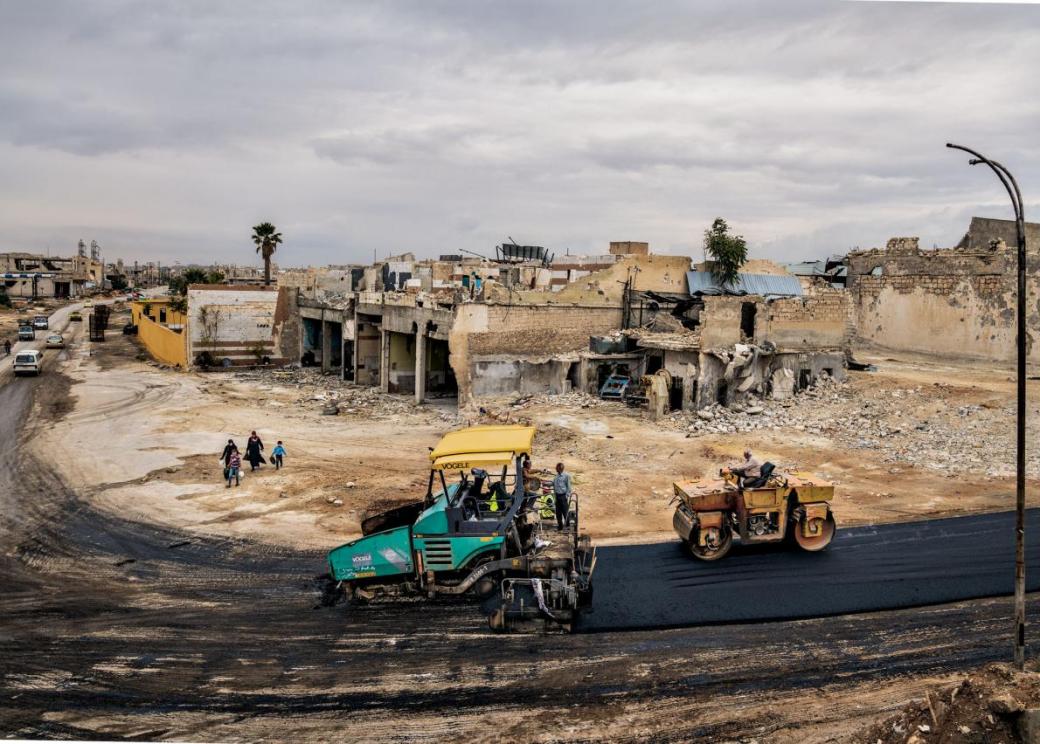 Giữa đống đổ nát, người dân Syria tìm kiếm sự yên bình sau cuộc chiến Giữa đống đổ nát, người dân Syria tìm kiếm sự yên bình sau cuộc chiến