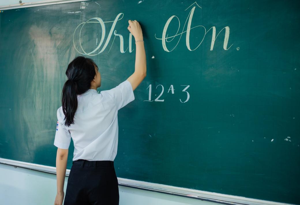 Không bột màu, không concept, bộ ảnh kỷ yếu chân thật khiến ai cũng rớt nước mắt nghẹn ngào Không bột màu, không concept, bộ ảnh kỷ yếu chân thật khiến ai cũng rớt nước mắt nghẹn ngào