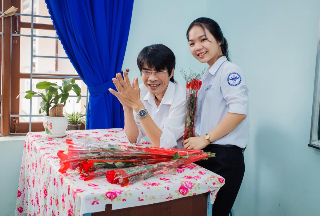 Không bột màu, không concept, bộ ảnh kỷ yếu chân thật khiến ai cũng rớt nước mắt nghẹn ngào Không bột màu, không concept, bộ ảnh kỷ yếu chân thật khiến ai cũng rớt nước mắt nghẹn ngào